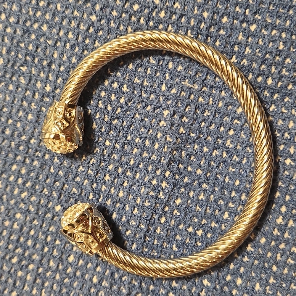 Arthritis bracelet